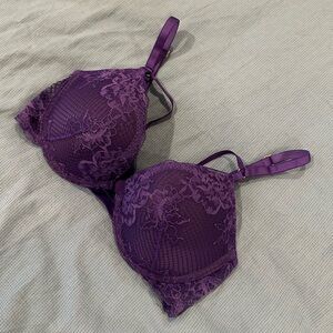 NWT Victoria’s Secret Dark Purple Lace Strappy Bra Size 32C